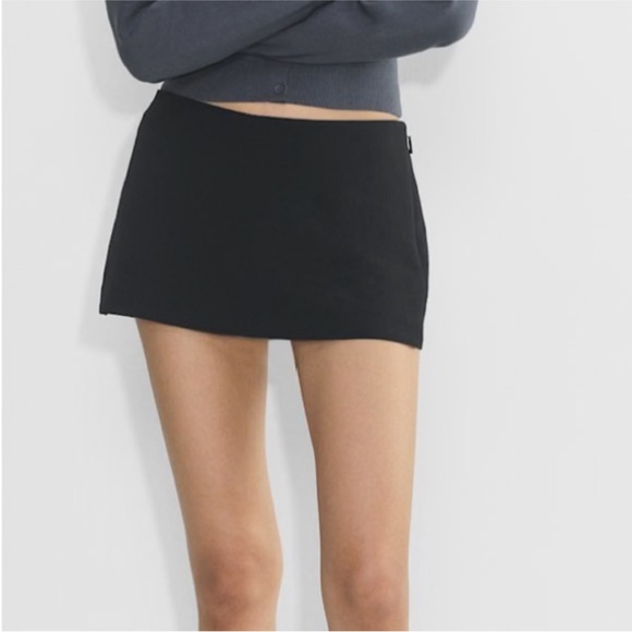 Aritzia Pants - Aritzia wilfred jewel skort skirt black new with tags side zipper